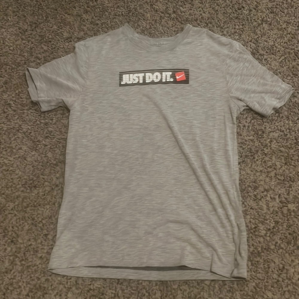 Nike tee